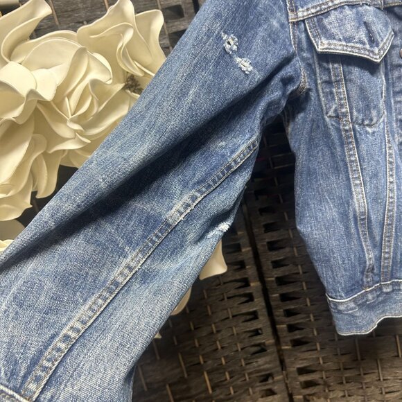 Vintage Levi’s Distressed Denim Jacket Size Medium - Picture 8 of 13